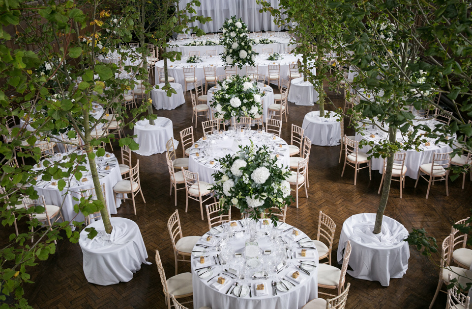 Stephanie Saunders Luxury Floral Design, Holly and James' wedding, Keith Appleby Photography, Worcester Cathedral