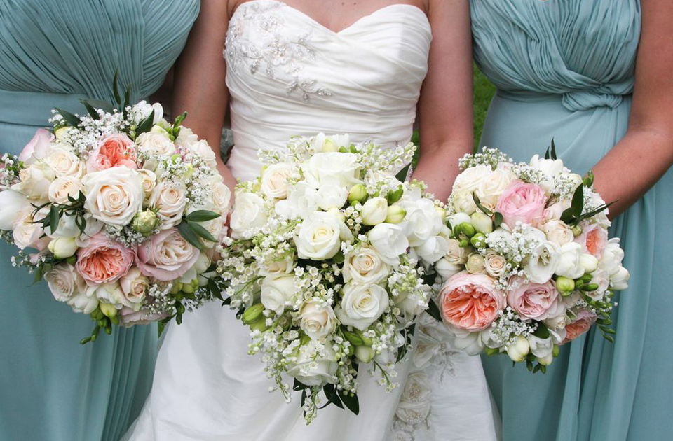Stephanie Saunders Luxury Floral Design, Jules and Nico's wedding, Stefanie Calleja-Gera, Cotswold Weddings, Cowley Manor