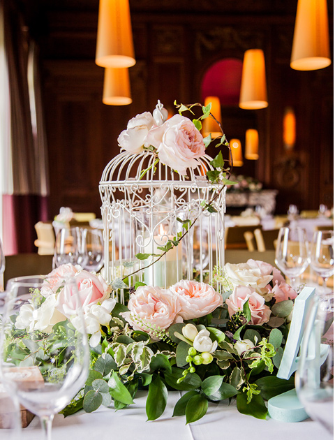 Stephanie Saunders Luxury Floral Design, Jules and Nico's wedding, Stefanie Calleja-Gera, Cotswold Weddings, Cowley Manor