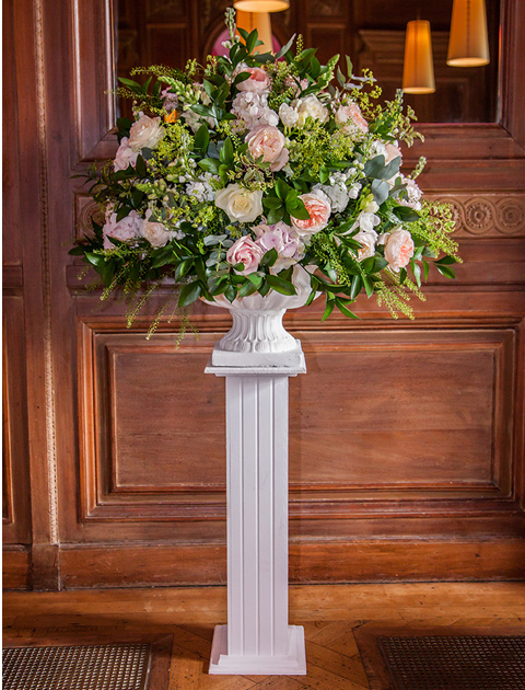 Stephanie Saunders Luxury Floral Design, Jules and Nico's wedding, Stefanie Calleja-Gera, Cotswold Weddings, Cowley Manor